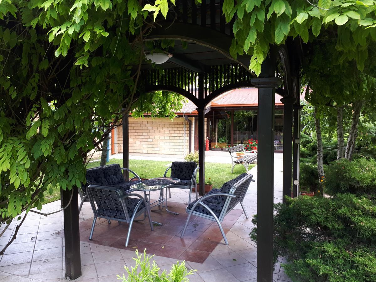 Business Club Selenca Panzió Bács Kültér fotó
